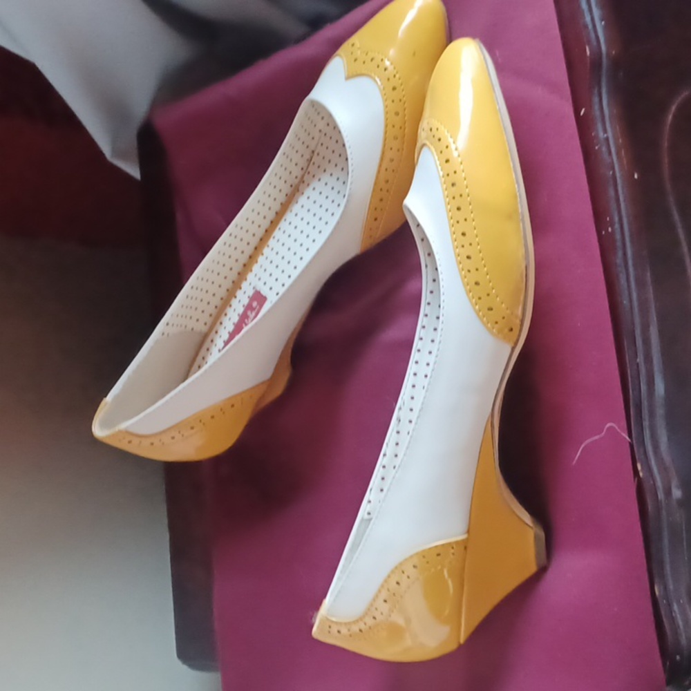 B.A.I.T. Vintage Yellow and Cream Kitten Heels
